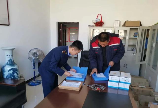 左旗市场监管局发展供暖前锅炉和热力管道安全大查抄